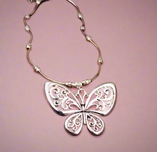 Load image into Gallery viewer, Big Vintage Butterfly Necklace