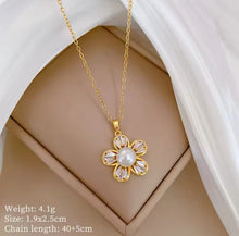 Load image into Gallery viewer, Zircon Pearl Flower Necklace & Earrings Set