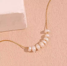 Load image into Gallery viewer, Multi Pearl Necklace