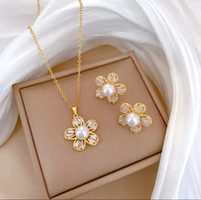 Load image into Gallery viewer, Zircon Pearl Flower Necklace & Earrings Set