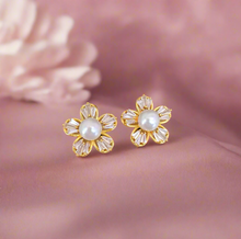 Load image into Gallery viewer, Zircon Pearl Flower Necklace & Earrings Set