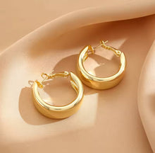 Load image into Gallery viewer, Simple Thick Hoop Earrings