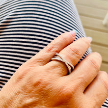 Load image into Gallery viewer, Zircon Cross Ring