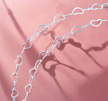 Load image into Gallery viewer, Mini Hearts Chain Necklace