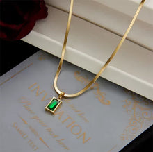 Load image into Gallery viewer, Emerald Green Necklace & Earrings Set