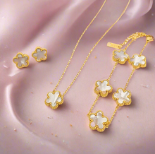 Load image into Gallery viewer, Five Leave Clover Flower Necklace, Bracelet & Earrings Set