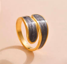 Load image into Gallery viewer, Double Shell Hug Ring