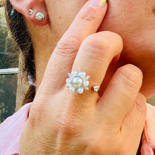 Load image into Gallery viewer, Pearl Anti Stress/Anti Anxiety Fidget Spinner Ring