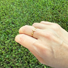 Load image into Gallery viewer, Cross Heart Open Ring