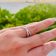 Load image into Gallery viewer, Zircon Cross Ring