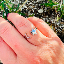 Load image into Gallery viewer, Anti-Stress/ Anti-Anxiety Star & Moon Fidget Spinner Ring
