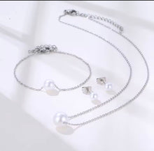 Load image into Gallery viewer, Pearl Necklace, Bracelet and Earrings Set
