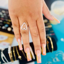 Load image into Gallery viewer, Hollow Hammered Heart Ring