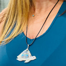 Load image into Gallery viewer, Turtle Shell Necklace