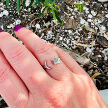 Load image into Gallery viewer, Anti-Stress/ Anti-Anxiety Star & Moon Fidget Spinner Ring