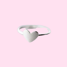 Load image into Gallery viewer, Solid Heart Ring