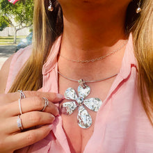 Load image into Gallery viewer, Big Flower Necklace