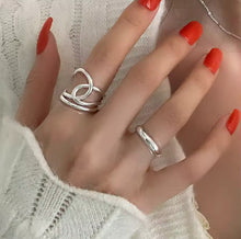 Load image into Gallery viewer, Interlocking Circles Ring