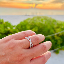 Load image into Gallery viewer, Zircon Cross Ring