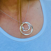 Load image into Gallery viewer, Three Circle Frosted Necklace
