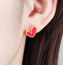 Load image into Gallery viewer, Love Heart Shell Stud Earrings