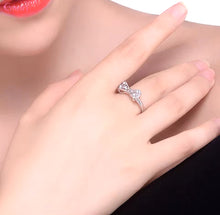 Load image into Gallery viewer, Zircon Bowknot Ring