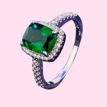 Load image into Gallery viewer, Vintage Emerald Ring