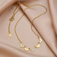Load image into Gallery viewer, Five Love Shell Heart Necklace