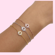 Load image into Gallery viewer, Round Cross Charm Pendant Bracelet