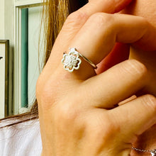 Load image into Gallery viewer, 4 Heart Clover Anti-Stress/Anxiety Fidget Spinner Ring