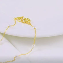 Load and play video in Gallery viewer, Small Pearl Bracelet