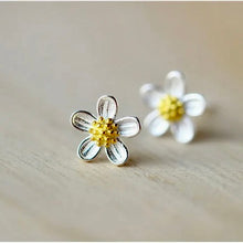Load image into Gallery viewer, Sun Flower Stud Earrings
