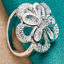 Load image into Gallery viewer, Big Flower Zircon Ring