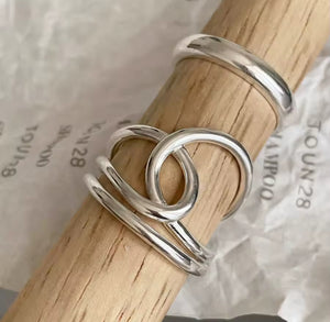 Interlocking Circles Ring