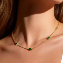 Load image into Gallery viewer, Emerald Green Necklace and Bracelet Set

