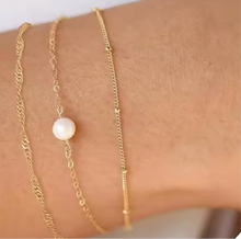 Load image into Gallery viewer, Chain &amp; Beads Bracelet
