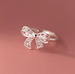 Needle Lacy Bow Ring