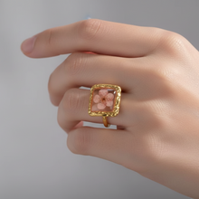 Load image into Gallery viewer, Resin Transparent Flower Ring
