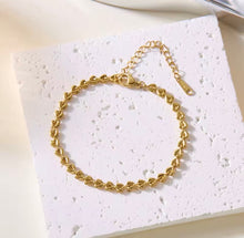 Load image into Gallery viewer, Hollow Heart Chain Bracelet
