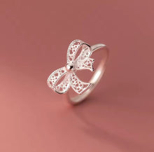Load image into Gallery viewer, Needle Lacy Bow Ring
