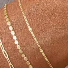 Load image into Gallery viewer, Chain &amp; Beads Bracelet
