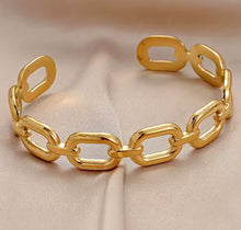 Load image into Gallery viewer, Hollow Square Link Bangle Bracelet
