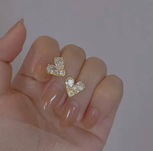 Load image into Gallery viewer, Big Sparkling Zircon Heart Stud Earrings

