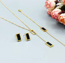 Load image into Gallery viewer, Rectangular Shell Necklace, Bracelet &amp; Earrings Set

