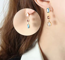 Load image into Gallery viewer, Dangling 3 Color Stone Drop Earrings
