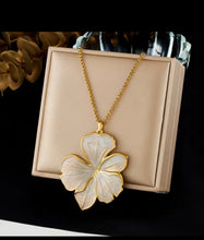 Load image into Gallery viewer, Pearl Hibiscus Necklace

