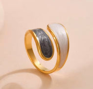 Double Shell Hug Ring
