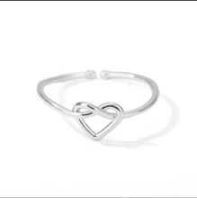 Load image into Gallery viewer, Knot Heart Ring
