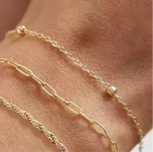 Load image into Gallery viewer, Chain &amp; Beads Bracelet
