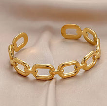 Load image into Gallery viewer, Hollow Square Link Bangle Bracelet
